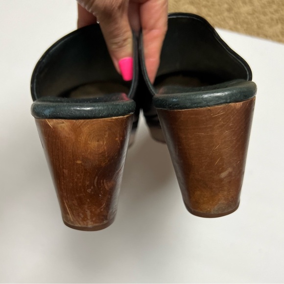 Ugg Abbie Black Leather Clog With Sheep Skin Size 6 - Picture 5 of 11